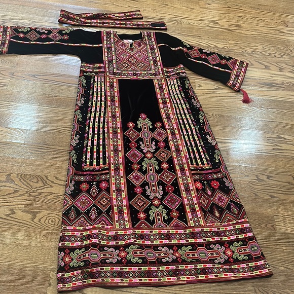Other - Thop Palestine 🇵🇸 velvet women new size 4